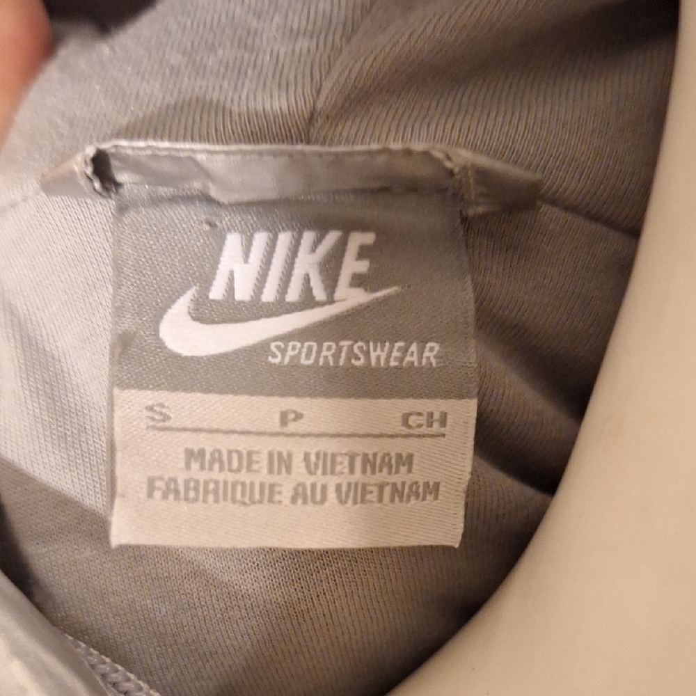 Nike Women's Metallic Silver Bomber Jacket - Picture 2 of 3